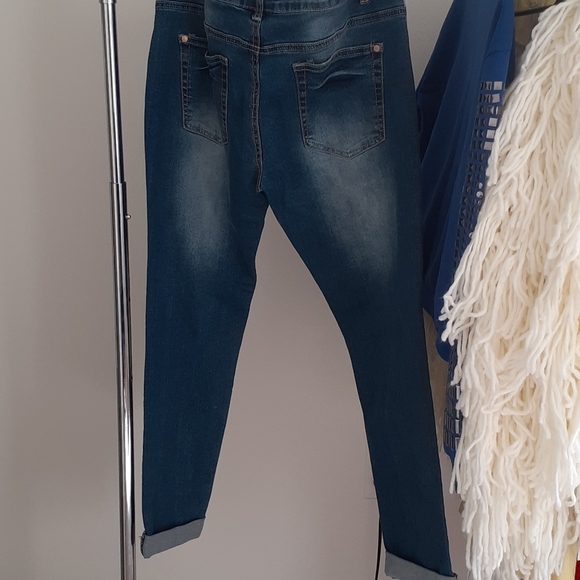 Jeans - Picture 2 of 2